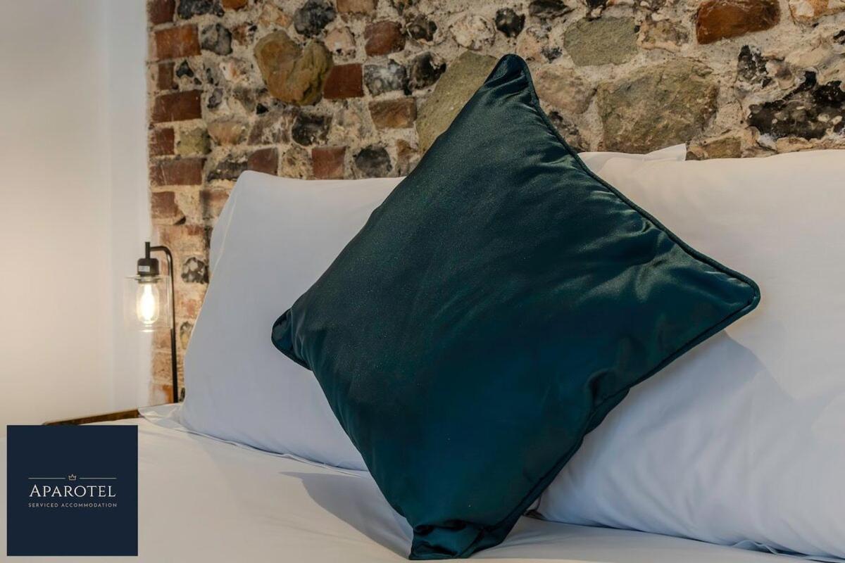 Aparotel Serviced Apartments - Stonehenge, Amesbury Town Centre Værelse billede