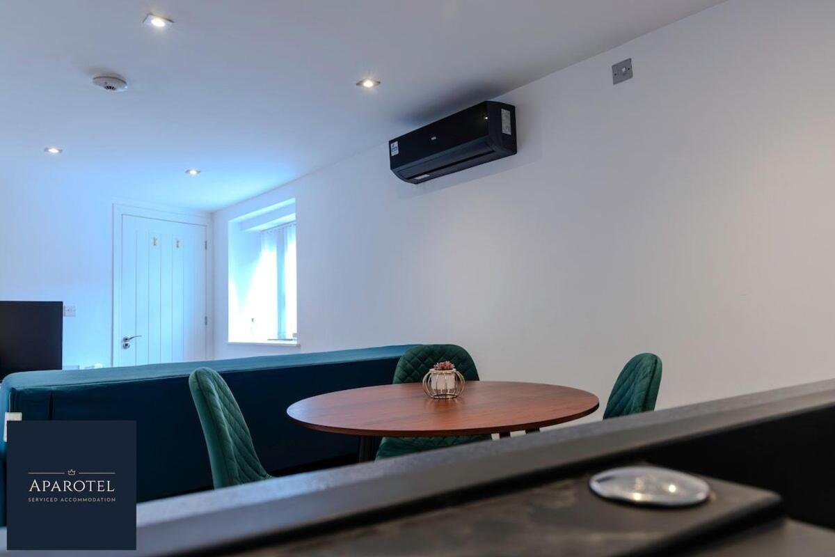 Aparotel Serviced Apartments - Stonehenge, Amesbury Town Centre Værelse billede