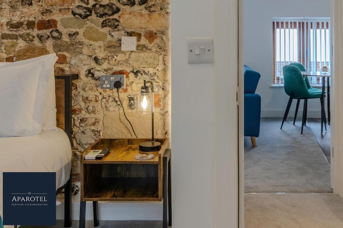 Aparotel Serviced Apartments - Stonehenge, Amesbury Town Centre Værelse billede