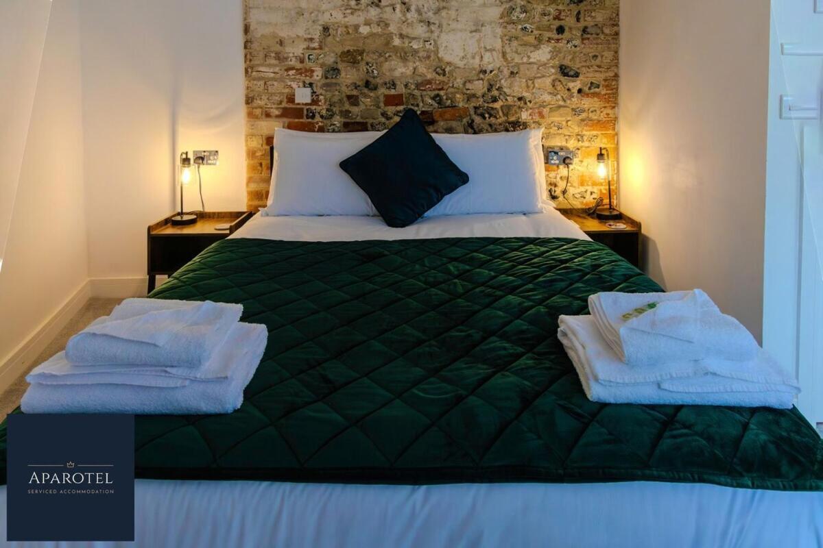 Aparotel Serviced Apartments - Stonehenge, Amesbury Town Centre Værelse billede