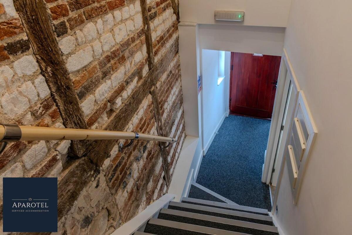 Aparotel Serviced Apartments - Stonehenge, Amesbury Town Centre Værelse billede