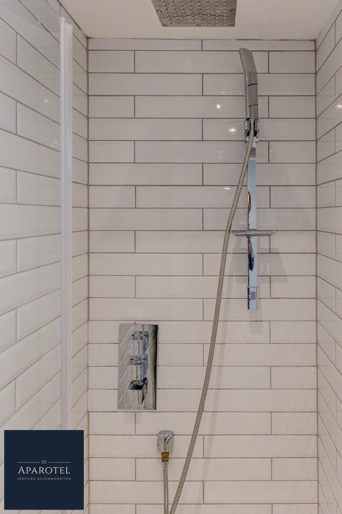 Aparotel Serviced Apartments - Stonehenge, Amesbury Town Centre Værelse billede