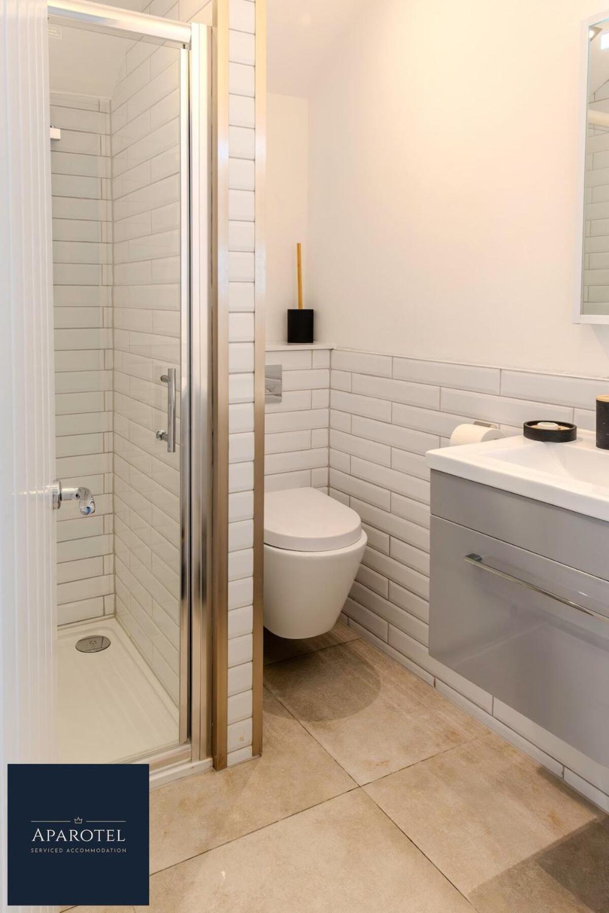 Aparotel Serviced Apartments - Stonehenge, Amesbury Town Centre Værelse billede